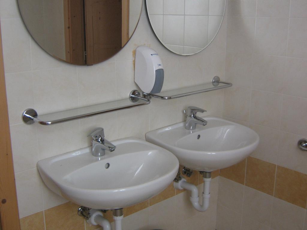 Taxus Hostel Pieve Tesino Bilik gambar