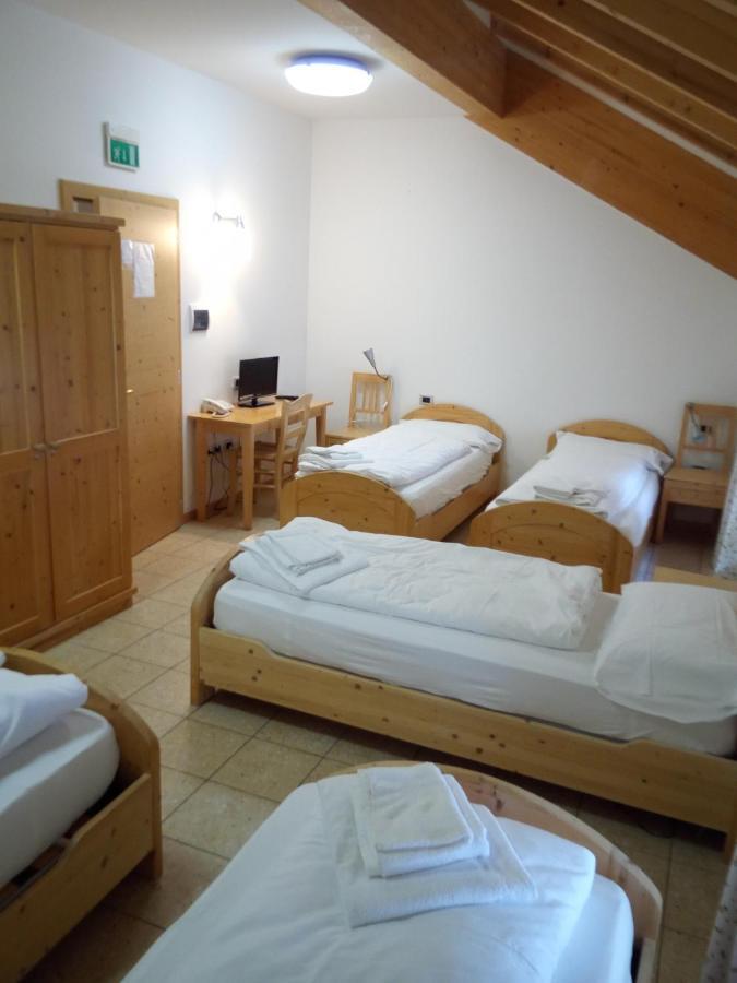 Taxus Hostel Pieve Tesino Luaran gambar